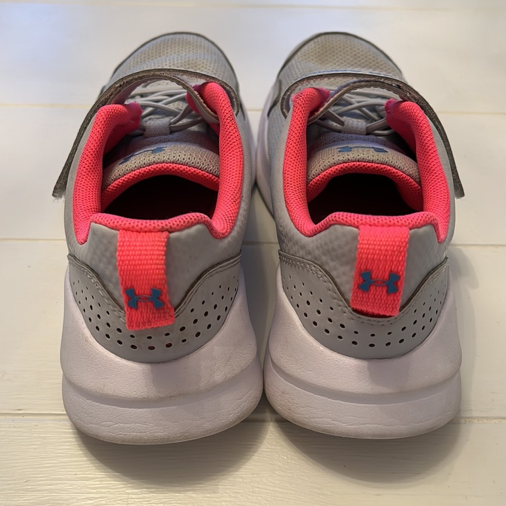 Girls Under Armour Tennis Shoes - Picture 3 of 9